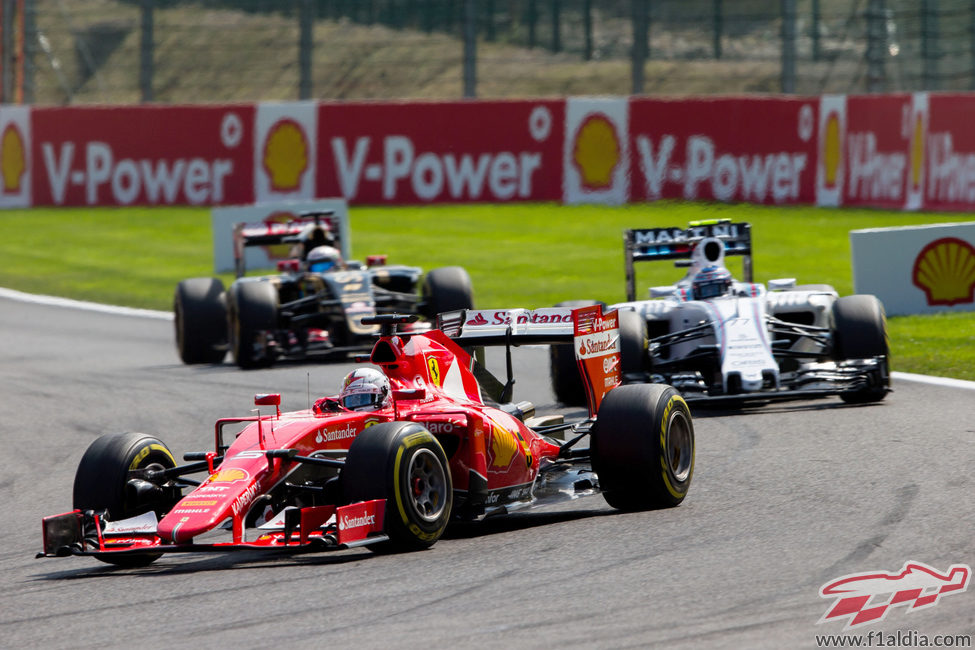 Sebastian Vettel rodando en posición de podio