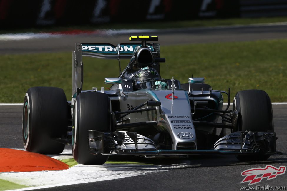 Nico Rosberg acabó segundo la jornada del viernes