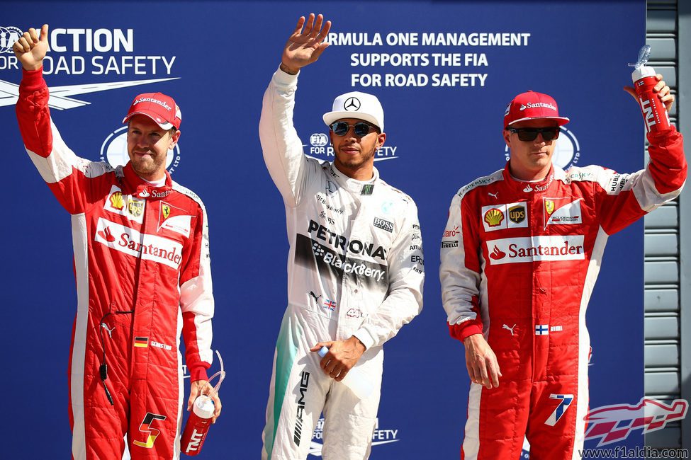 Lewis Hamilton, Kimi Räikkönen y Sebastian Vettel vuelan en Monza