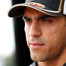 Pastor Maldonado atiende a la prensa en Monza
