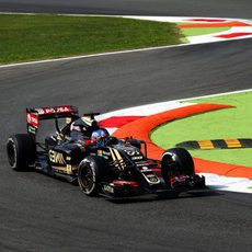 Jolyon Palmer pilotando en Monza