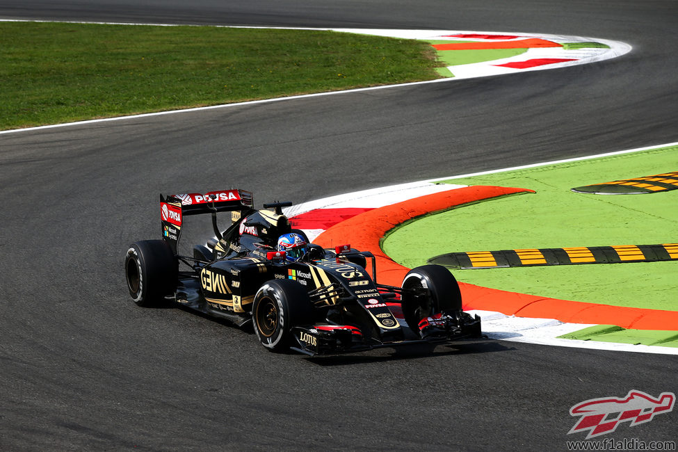 Jolyon Palmer pilotando en Monza