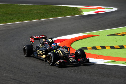 Jolyon Palmer pilotando en Monza