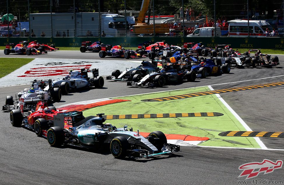 Primera chicane del GP de Italia 2015