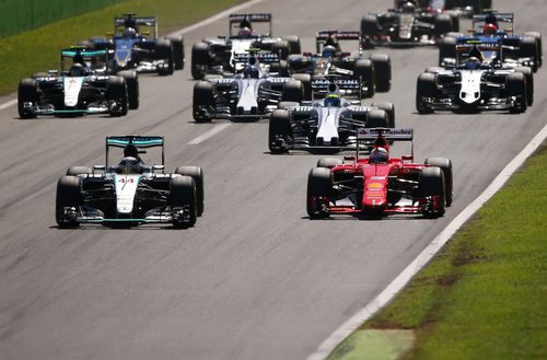 Lewis Hamilton mantiene la pole en Monza