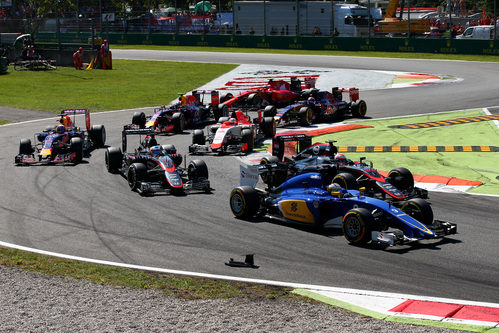 Marcus Ericsson a su paso por la primera chicane