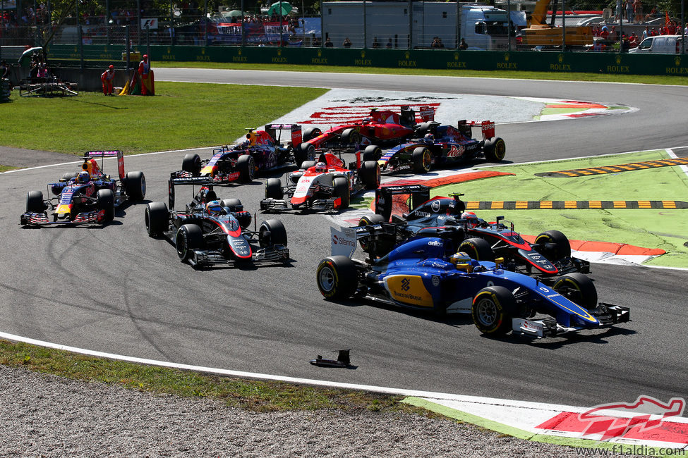 Marcus Ericsson a su paso por la primera chicane