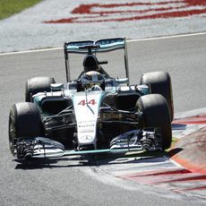 Lewis Hamilton no tiene rival en el GP de Italia 2015