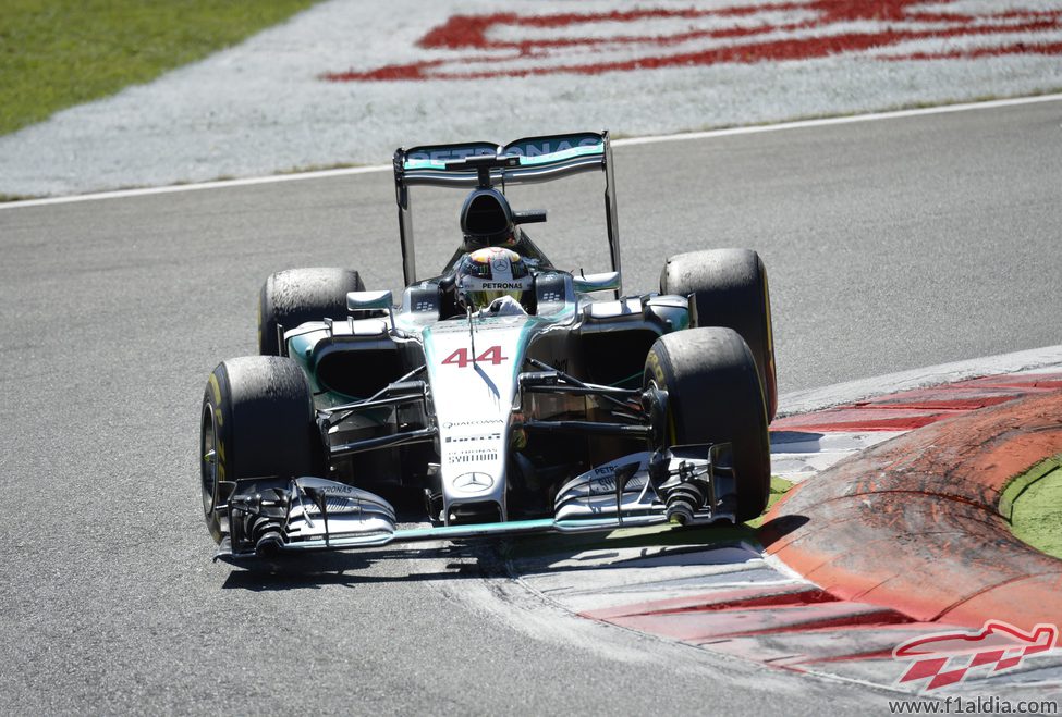 Lewis Hamilton no tiene rival en el GP de Italia 2015