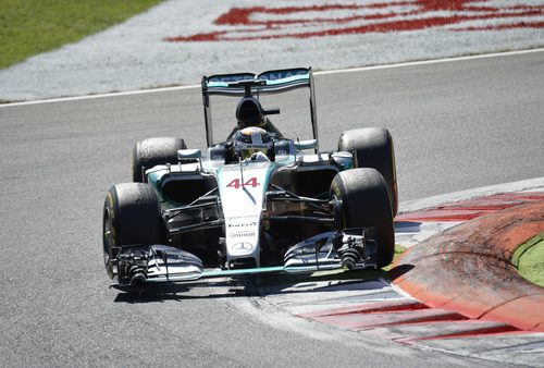 Lewis Hamilton no tiene rival en el GP de Italia 2015