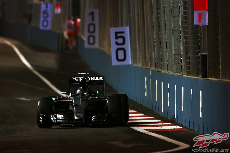 Nico Rosberg enseña las garras