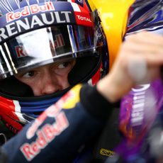 Daniil Kvyat en boxes