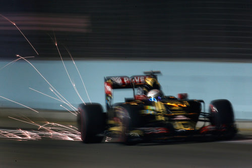 Romain Grosjean soltando chispas