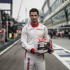 Alexander Rossi posa ante las cámaras