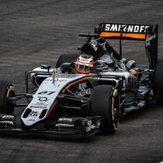 Nico Hulkenberg sufriendo sobreviraje