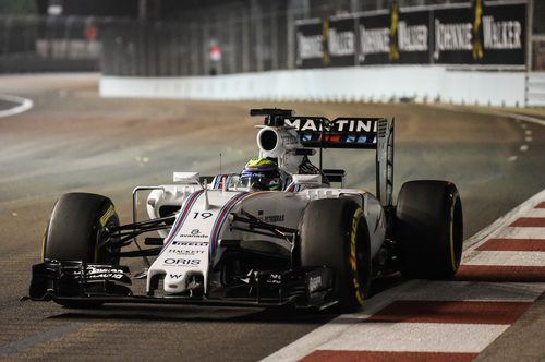 Felipe Massa apurando la trazada