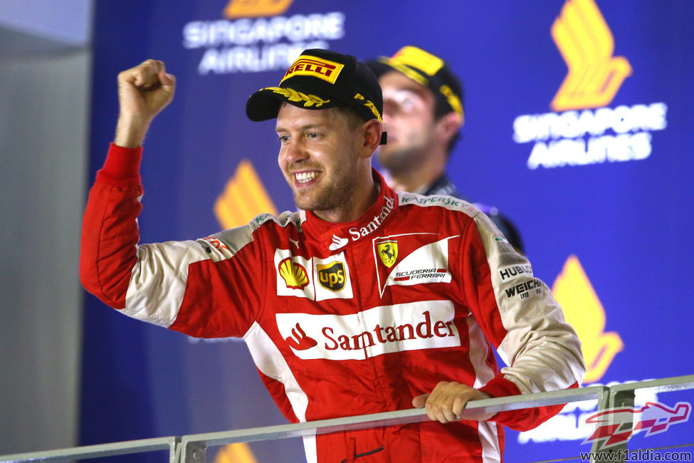 Victoria de Sebastian Vettel en Singapur