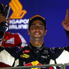 Daniel Ricciardo firma el segundo puesto en Marina Bay