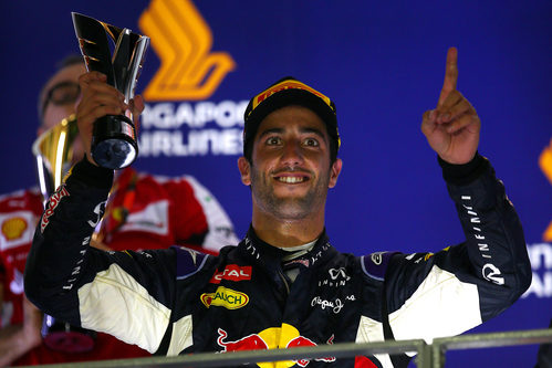 Daniel Ricciardo firma el segundo puesto en Marina Bay