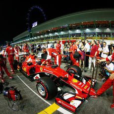 Kimi Raikkonen en la parrilla antes de la salida