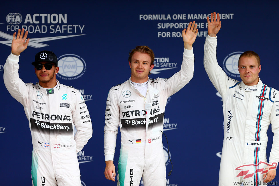 Los tres más rápidos en Suzuka posan para la prensa