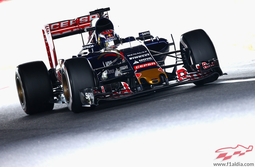Max Verstappen no pudo participar en la Q2 por un fallo mecánico