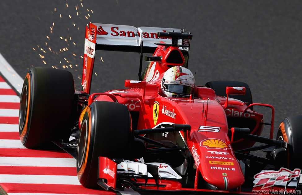 Los Ferrari vuelven a perder tiempo con los Mercedes