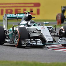 Nico Rosberg traza con exactitud cada curva
