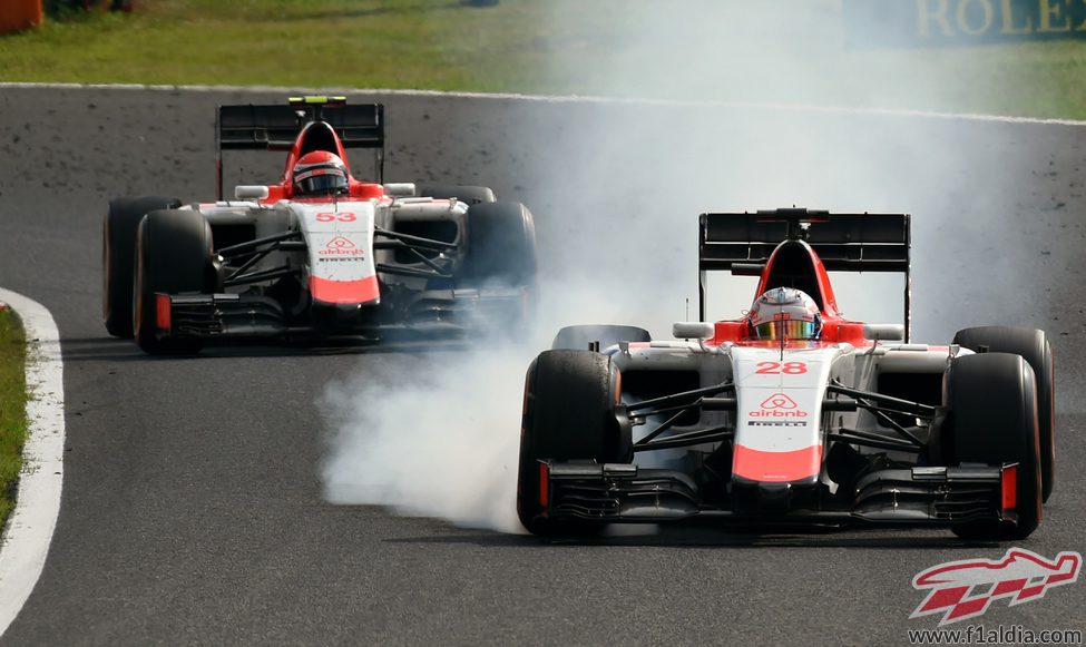 Alexander Rossi presiona a Stevens