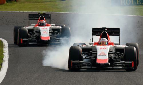 Alexander Rossi presiona a Stevens