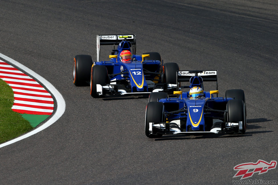 Los dos Sauber rodando en los puntos
