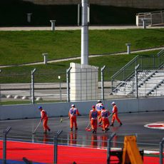 Trabajos de limpieza en la pista de Sochi