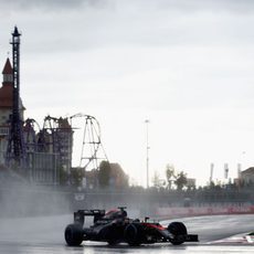 Fernando Alonso saca petróleo de su MP4-30 en Sochi