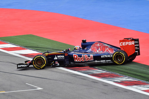 Salida de pista de Carlos Sainz en los entrenamientos