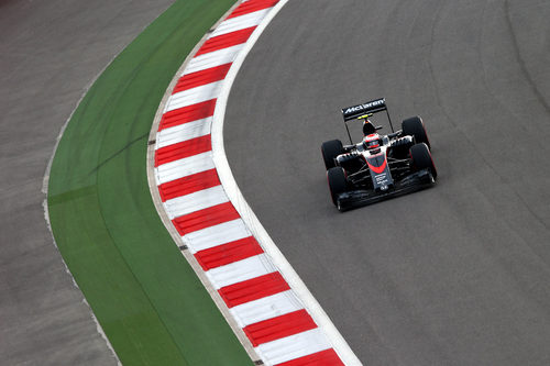 Jenson Button acaba 13º en Sochi