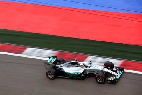 Lewis Hamilton prueba el superblando en Rusia