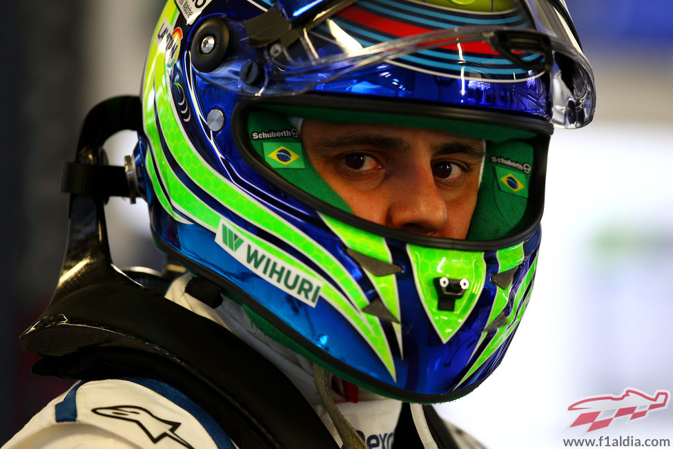 Felipe Massa celebra bajo su casco la cuarta plaza en Sochi