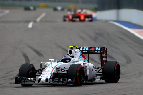 Valtteri Bottas abre hueco respecto de los pilotos de Ferrari