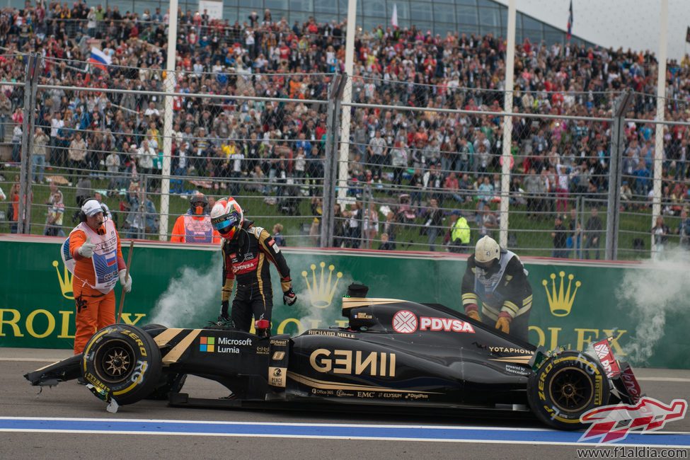 Romain Grosjean abandona