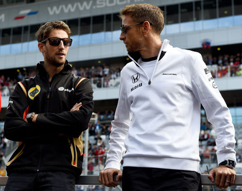 Romain Grosjean y Jenson Button en el drivers' parade