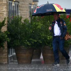 Helmut Marko tampoco se libra de la lluvia