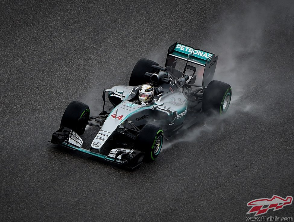 Lewis Hamilton 'nada' en Austin con el W06