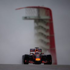 Daniel Ricciardo rueda con neumáticos de lluvia extrema