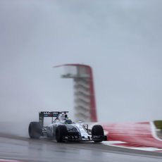 Felipe Massa prueba sensaciones con los neumáticos de lluvia extrema