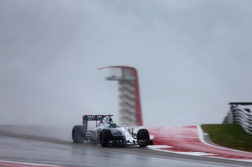 Felipe Massa prueba sensaciones con los neumáticos de lluvia extrema