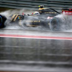 Pastor Maldonado clasifica en 12ª posición