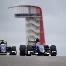 Los dos Sauber durante la carrera