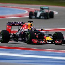 Daniel Ricciardo lideró la carrera en el GP 200 para Red Bull