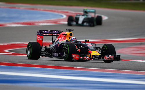 Daniel Ricciardo lideró la carrera en el GP 200 para Red Bull