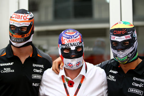 Nigel Mansell, Hülkenberg y Pérez se visten como luchadores